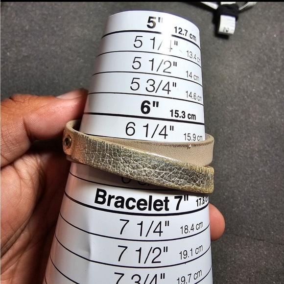 Marc By Marc Jacobs Ladies Quartz Watch Gold Tone Leather Wrap Bracelet Working - Picture 9 of 9